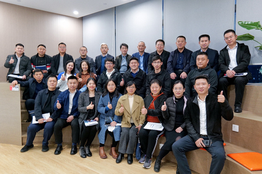 鲁南四市人力资源服务业高级管理人员研修班到访ag尊龙链接集团交流学习